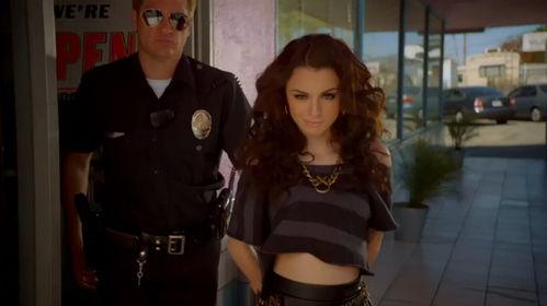 欧美截肢女歌手视频播放,欧美音乐视频播放突破百万