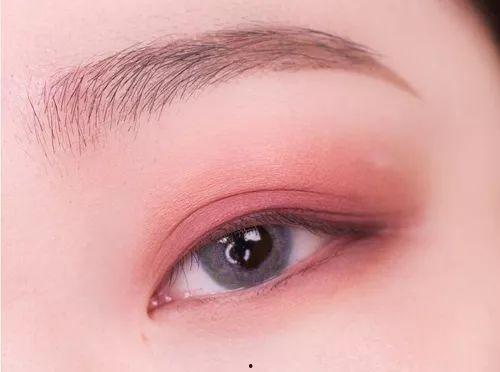 假睫毛浓密欧美教程视频,打造电眼女神的秘密武器