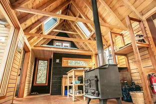 欧美木制房屋搭建视频,从基础到屋顶的完美施工过程