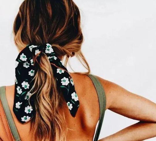 欧美丝带绑发教程视频,轻松打造时尚发型步骤解析