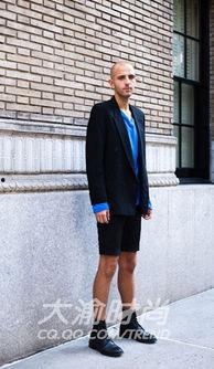 欧美街拍帅哥走路视频,帅哥步伐间流露出独特魅力