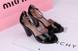 欧美时尚高跟皮鞋视频,引领潮流的鞋履艺术