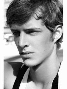 欧美20岁帅哥画画视频