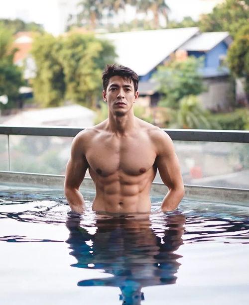 帅哥欧美腹肌大叔视频大全